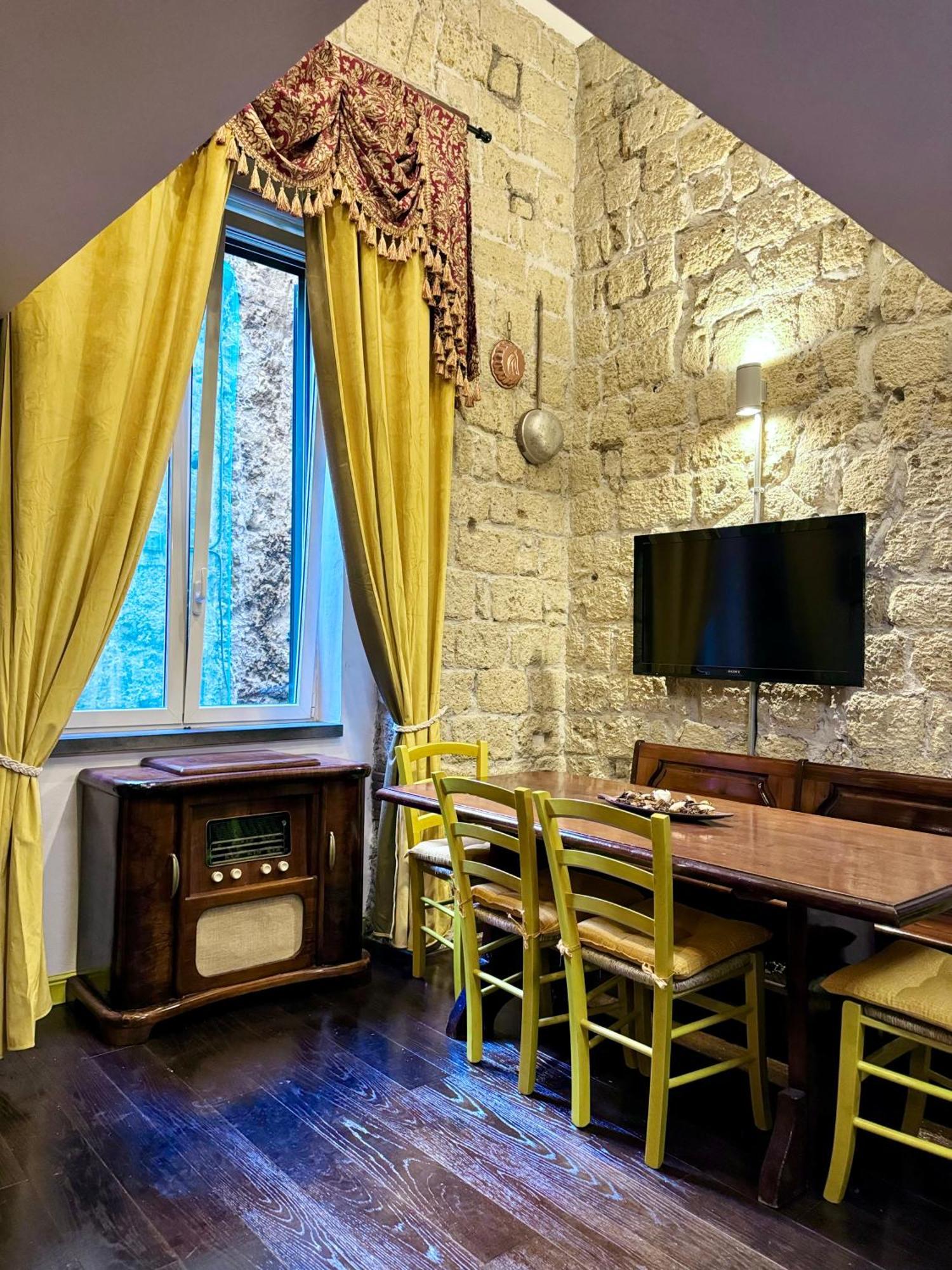 Carlito'S House- Un'Intera Casa Al Centro Storico Lägenhet Neapel Exteriör bild