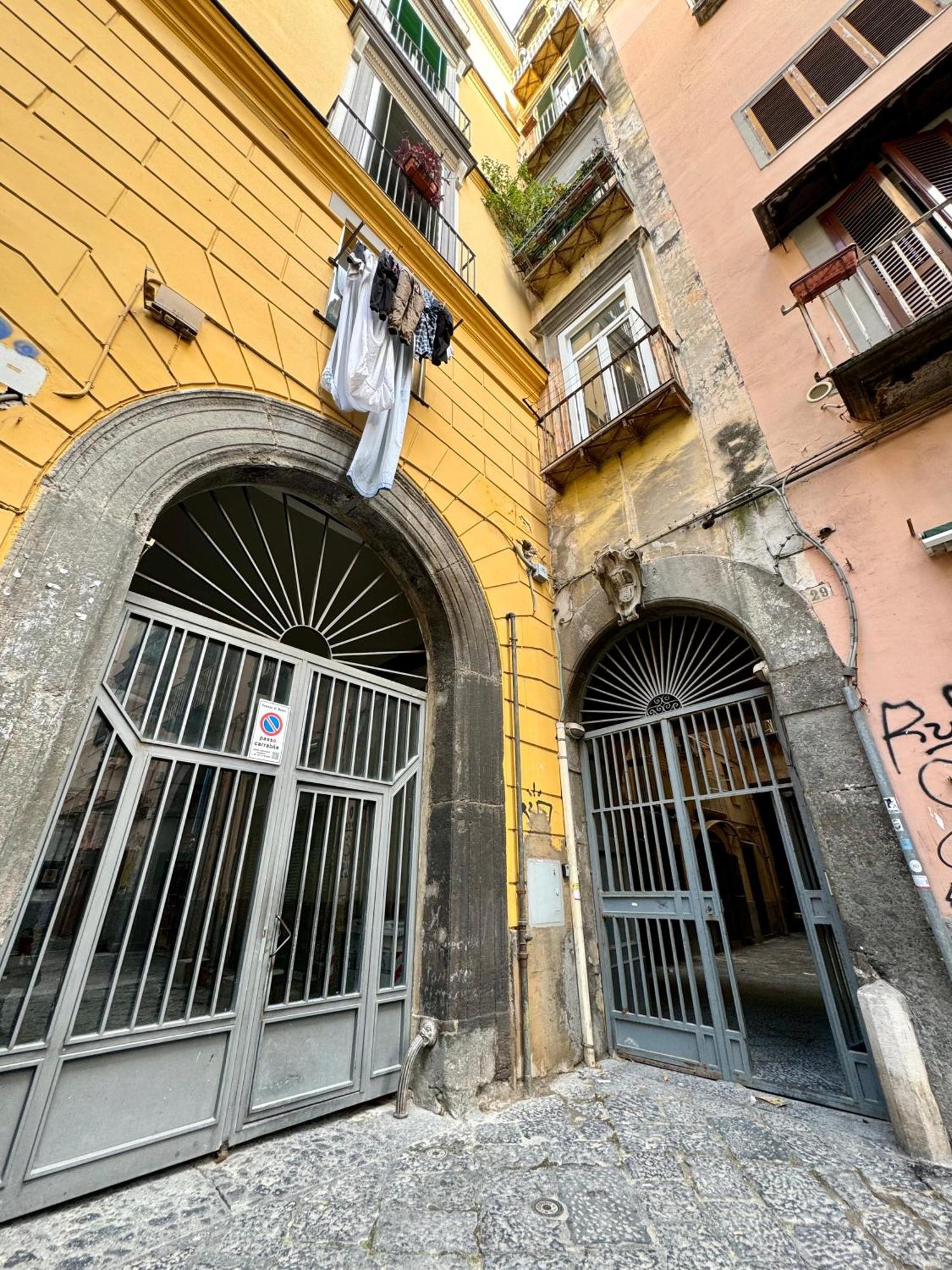 Carlito'S House- Un'Intera Casa Al Centro Storico Lägenhet Neapel Exteriör bild
